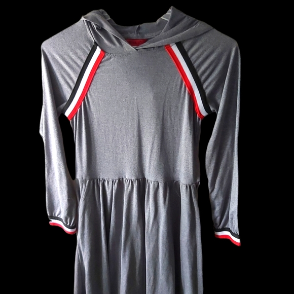 Athletic dress - Picture 1 of 1